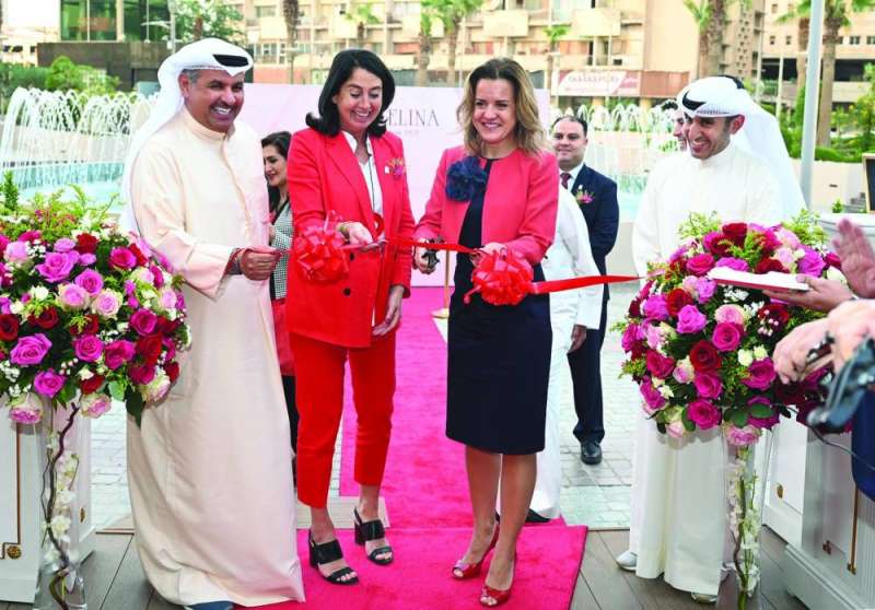 السفيرة الفرنسية كلير لو فليشر تفتتح المطعم الفرنسي مع السيد مبارك الخشاب
