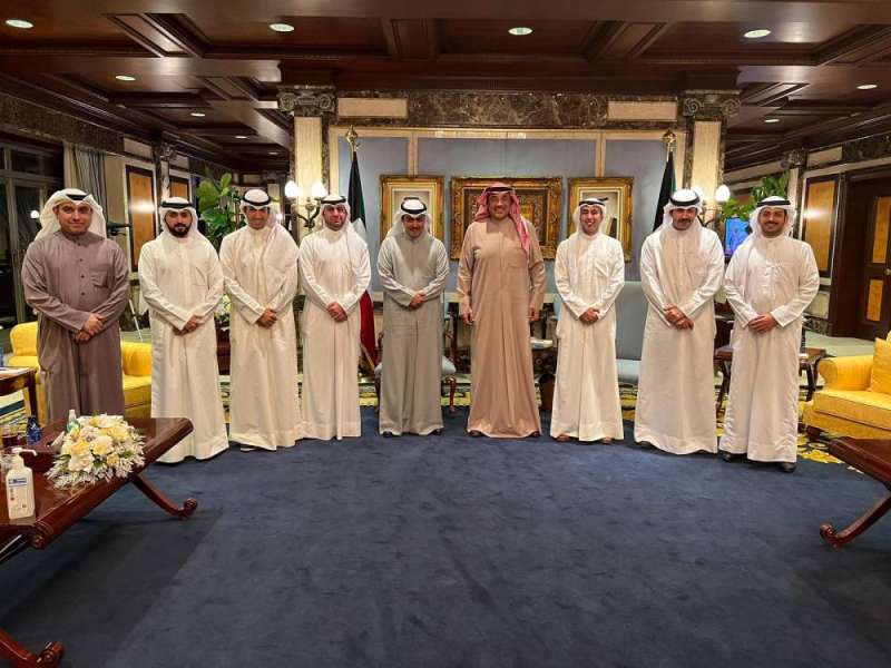 أعضاء جمعية المحامين مع رئيس مجلس الوزارء
