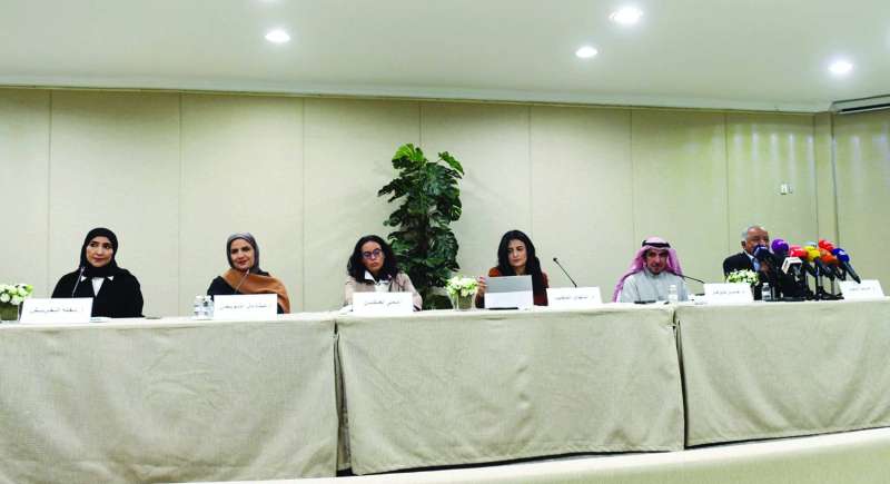 
الأكاديميون المتحدثون في الندوة
