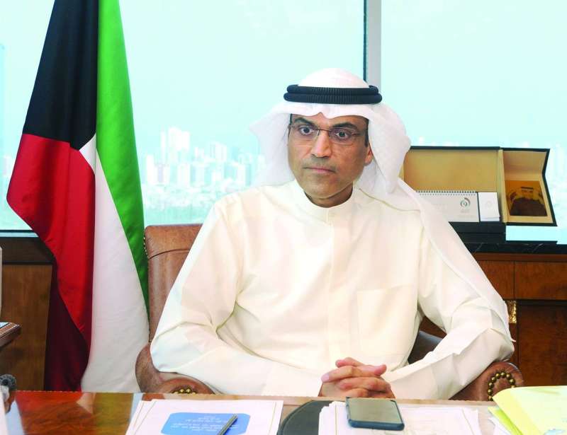 حمد البرجس خلال اللقاء	(تصوير سعود سالم) 