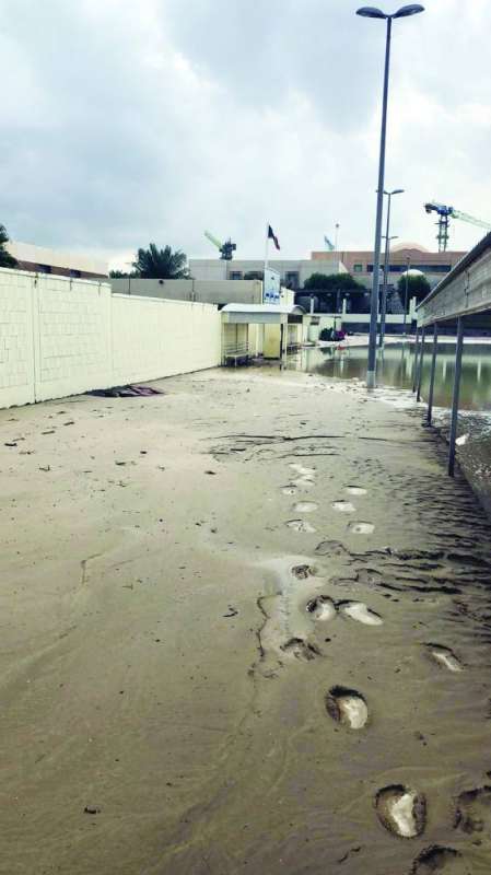 
متابعة شركات الصرف ومناهيل المياه في موسم الأمطار