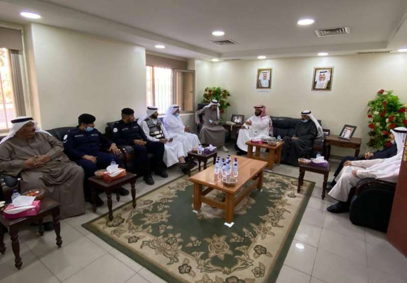 محافظ العاصمة ملتقيا أهالي الدوحة