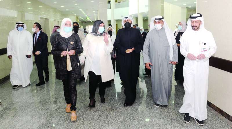 
جانب من الجولة داخل المركز بعد تدشينه
