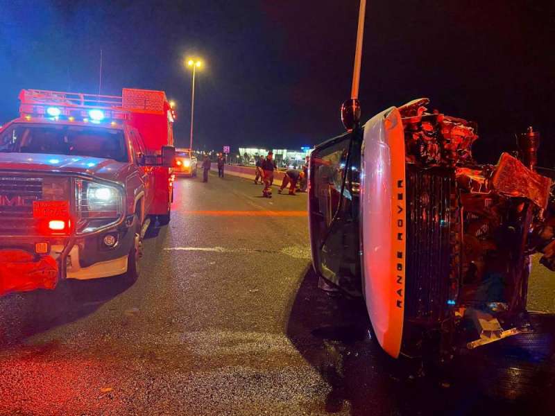 إصابة مواطن في حادث تصادم وانقلاب على طريق الفحيحيل
 