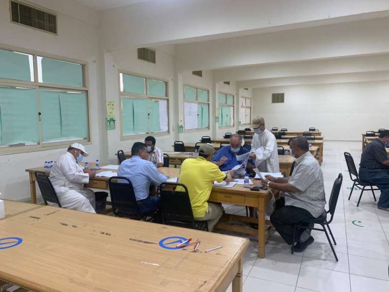 تصحيح أوراق الاختبارات