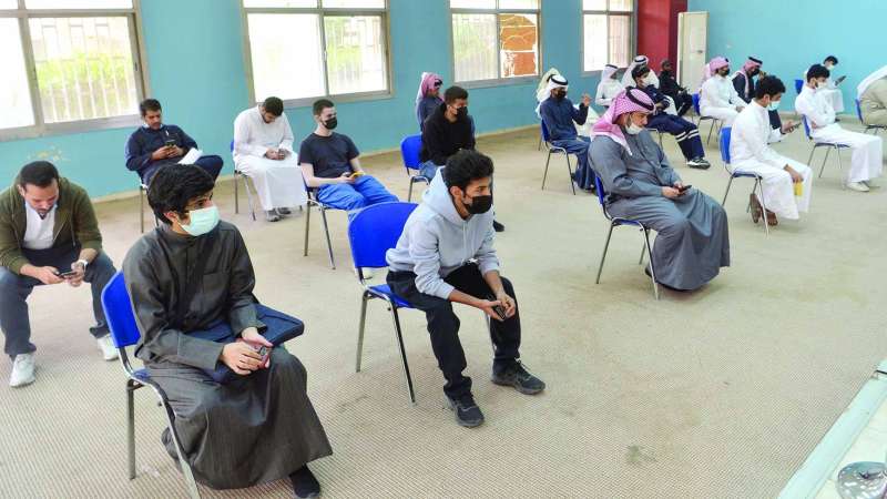 إجراءات صحية أثناء انتظار التصويت
