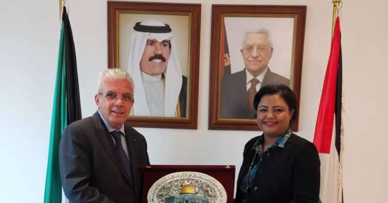 Tahboub honors Al-Mukimi: What another Kuwaiti supporter for the Palestinian cause has done