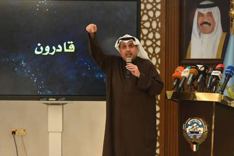 وزير الدفاع في نادي ضباط الجيش
