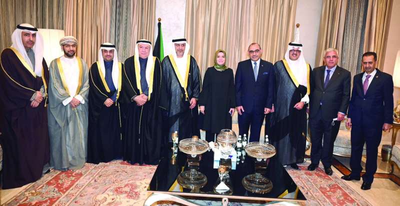 عدد من السفراء المشاركين في الحفل