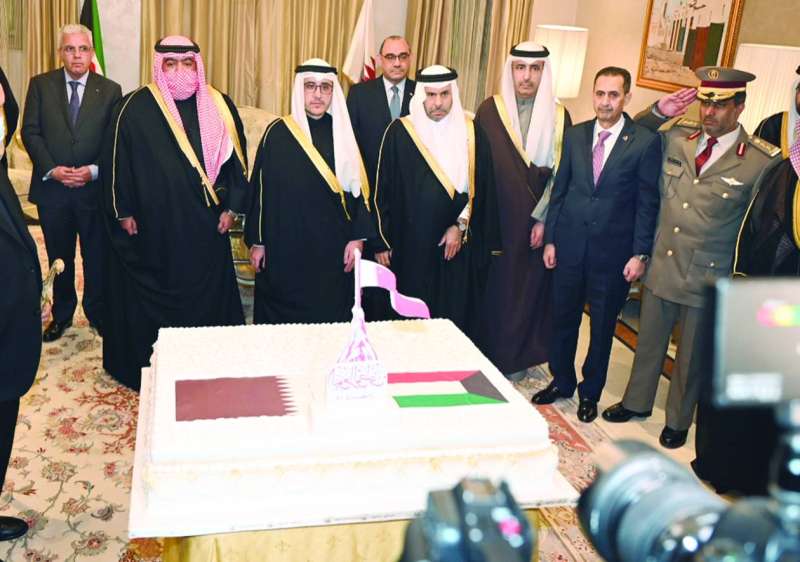 وزيرا الخارجية والداخلية والسفير القطري وعدد من السفراء والديبلوماسيين خلال الاحتفال بالمناسبة 	(تصوير نايف العقلة)
