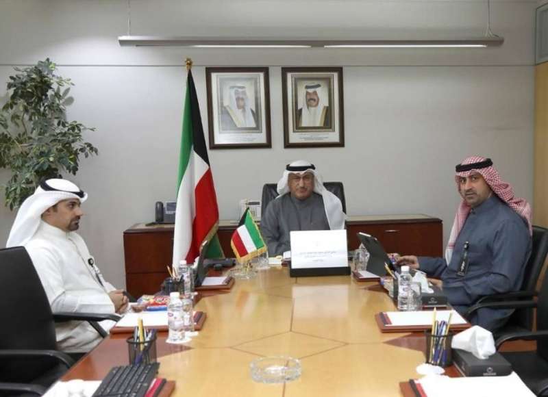 الفارس مترئسا الجانب الكويتي في الاجتماع