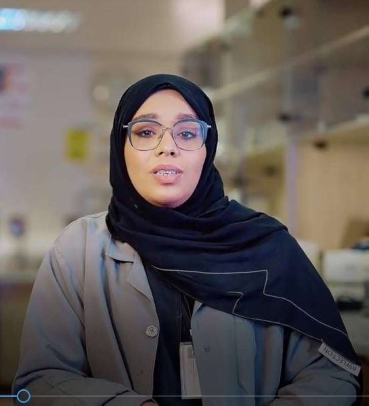 تسنيم الداوودي الفائزة بالجائزة الالماسية	