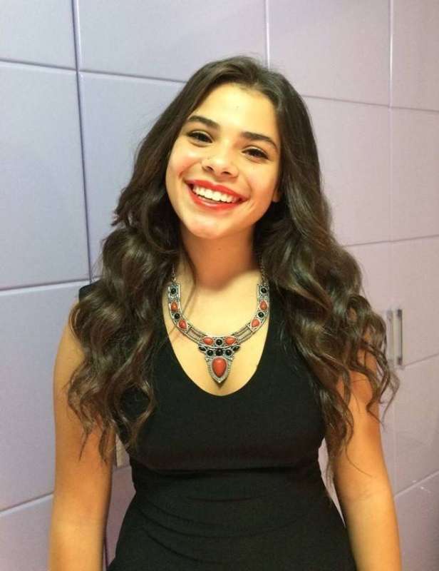 سلمى مدحت الفائزة بالجائزة البلاتينية	