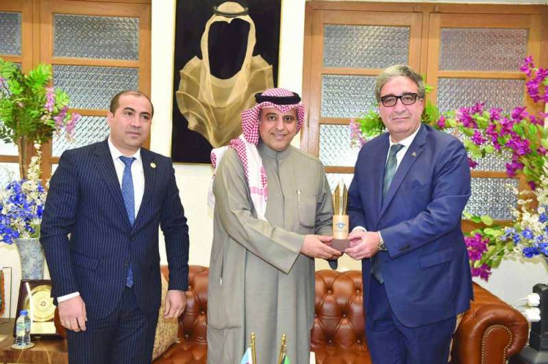 ماضي الخميس مكرماً السفير الأذري