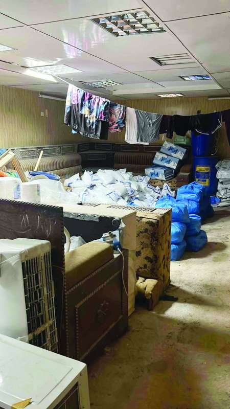  المصنع من الداخل 