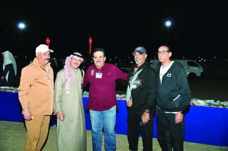 
متوسطاً عادل العباد ومحمد بورحمة وجاسم النعمة ويوسف المناعي
