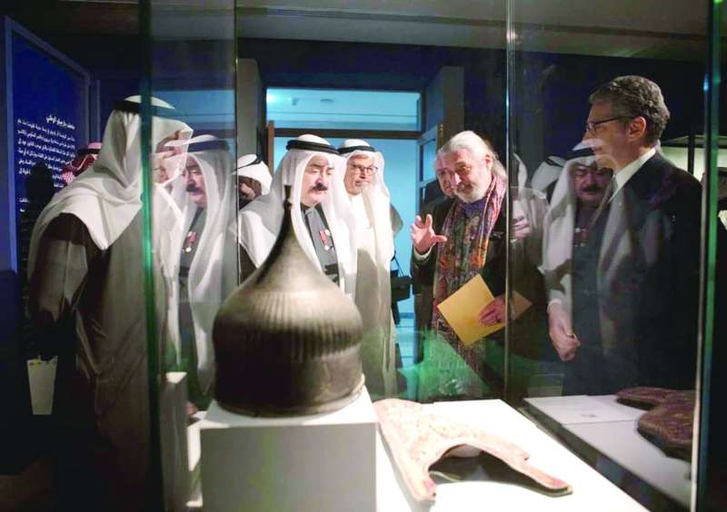 
العبدالجليل وبالدوتشي في جولة بالمعرض