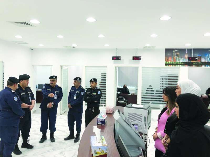 شعبان يشرح للبرجس طبيعة عمل المركز
