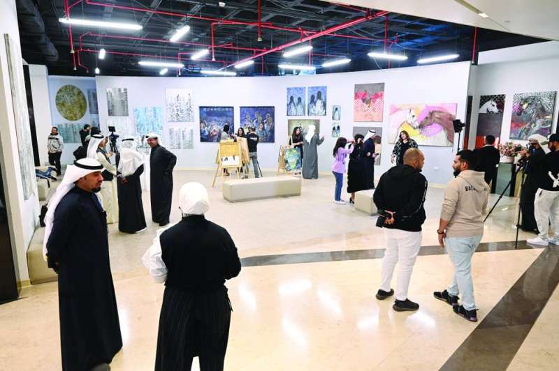 
من أجواء المعرض