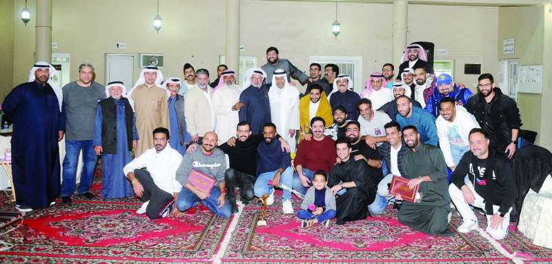 المكرمون في لقطة جماعية 	(تصوير سعود سالم)
