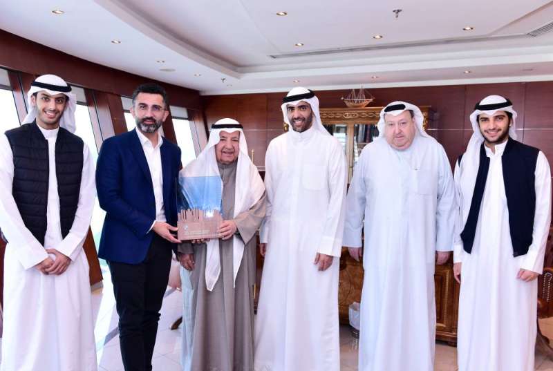 علي مرزوق الغانم ومحمد فهد الغانم وفهد علي الغانم وعلي محمد ثنيان الغانم وحميد حقباروار ومحمد خالد الغانم