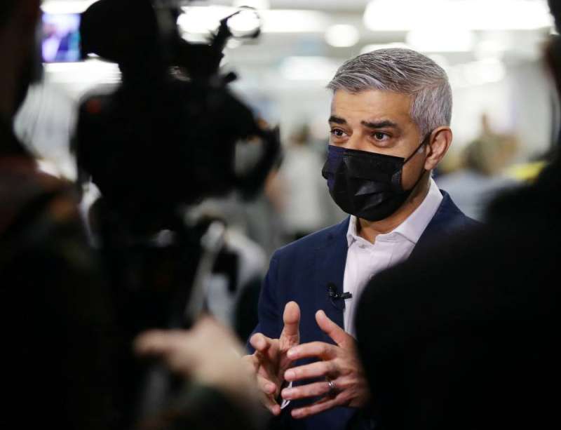 عمدة لندن صادق خان 