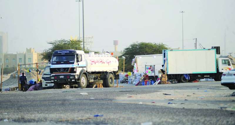 
بقالات متنقلة وتناكر لخدمة رواد المخيمات
