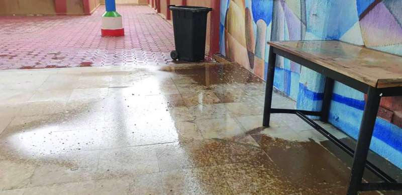 خرير بسيط في إحدى المدارس 