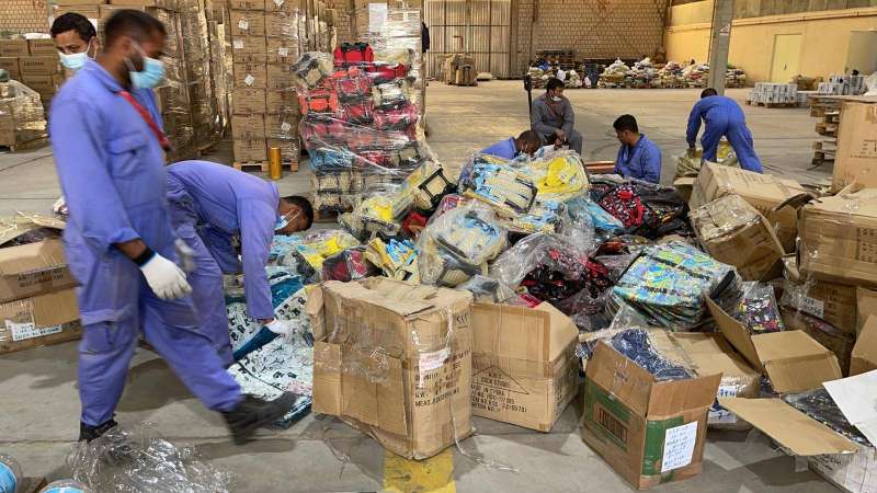 «الجمارك» تصادر 19 ألف حقيبة مقلدة 
