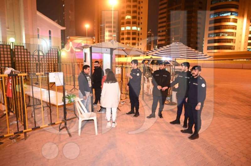 تواجد أمني أمام إحدى الكنائس 