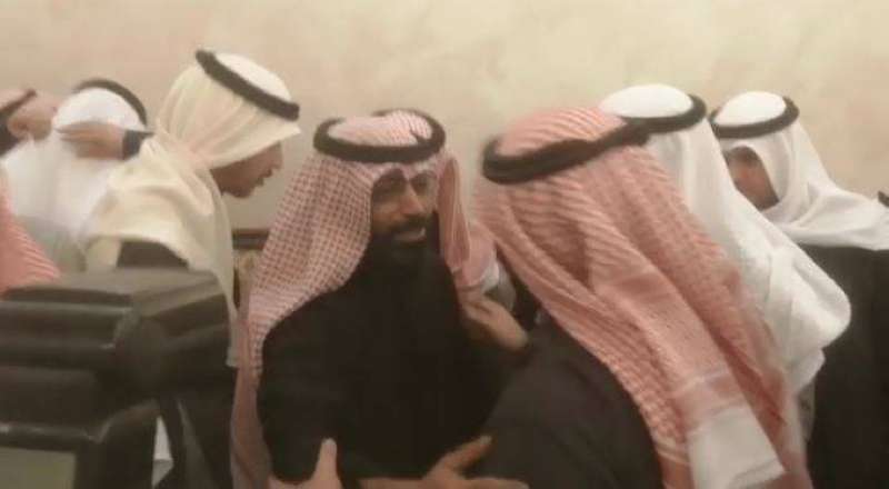 الدكتور عبيد الوسمي مستقبلا المهنئين