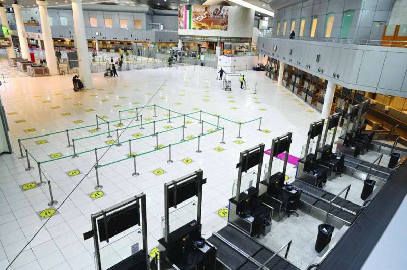 
صالة المغادرين... إجراءات احترازية بلا مسافرين	(تصوير أسعد عبدالله)