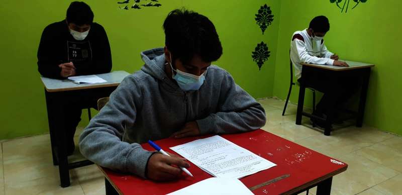 تفكير وتركيز للوصول إلى الإجابة الصحيحة