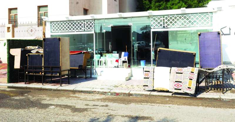 تجفيف الأثاث في الخارج
