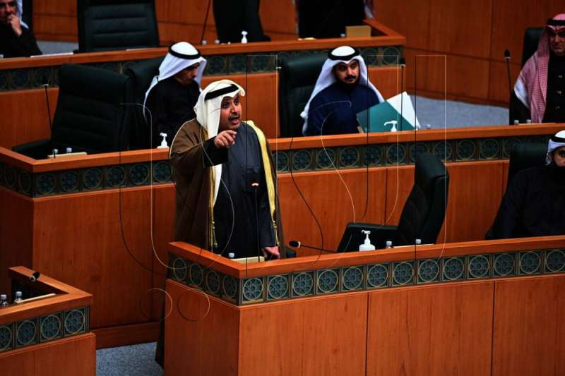 وزير الدفاع: جاهز للاستجواب