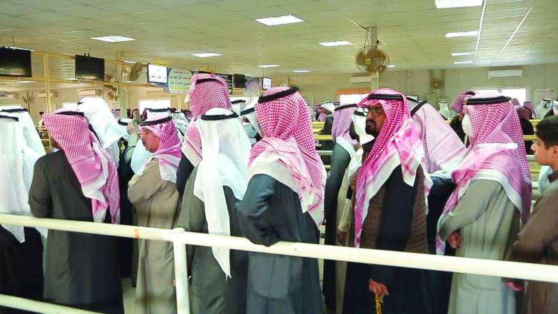 حشود من المعزين
