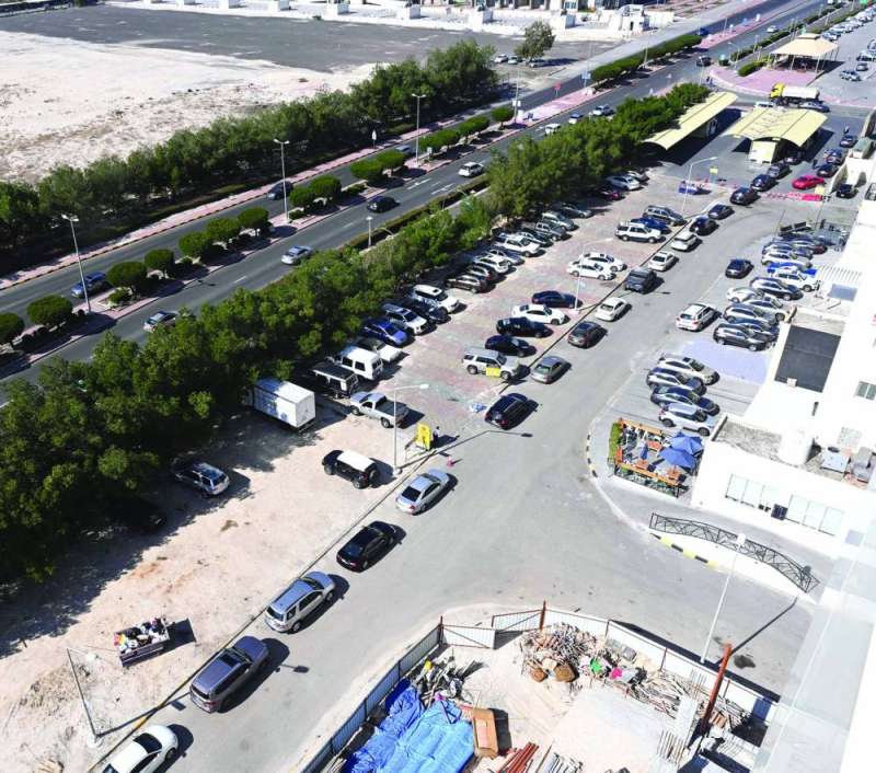 أعداد كبيرة تجري مسحات