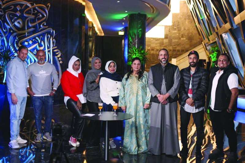 أسمهان توفيق وفريق برنامج «أول مرة»
