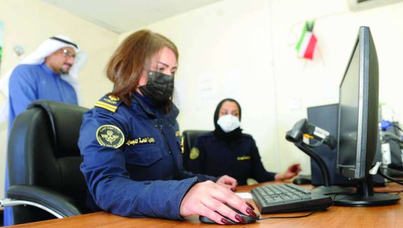 المفتشتان فاتن المنيع وعفاف الصالح تتابعان عملهما