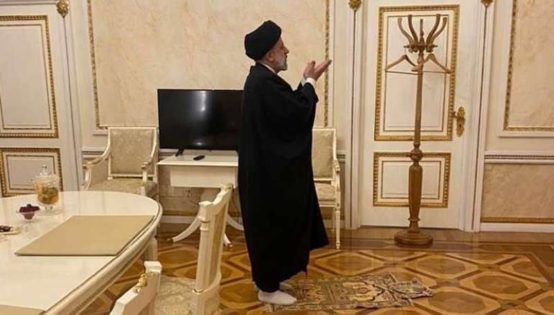 رئيسي يصلي في الكرملين الخميس الماضي