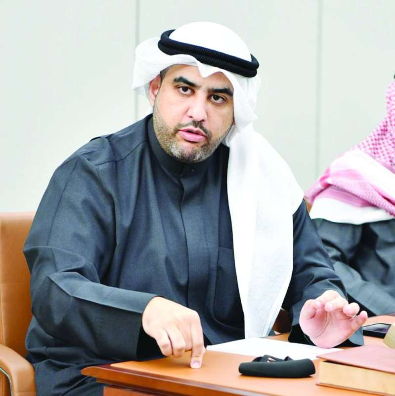 
وزير المالية لدى حضوره اجتماع اللجنة أول من أمس
