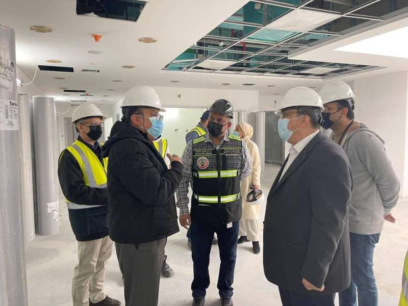 وزير الصحة يتفقد مشروع مستشفى العدان الجديد 
