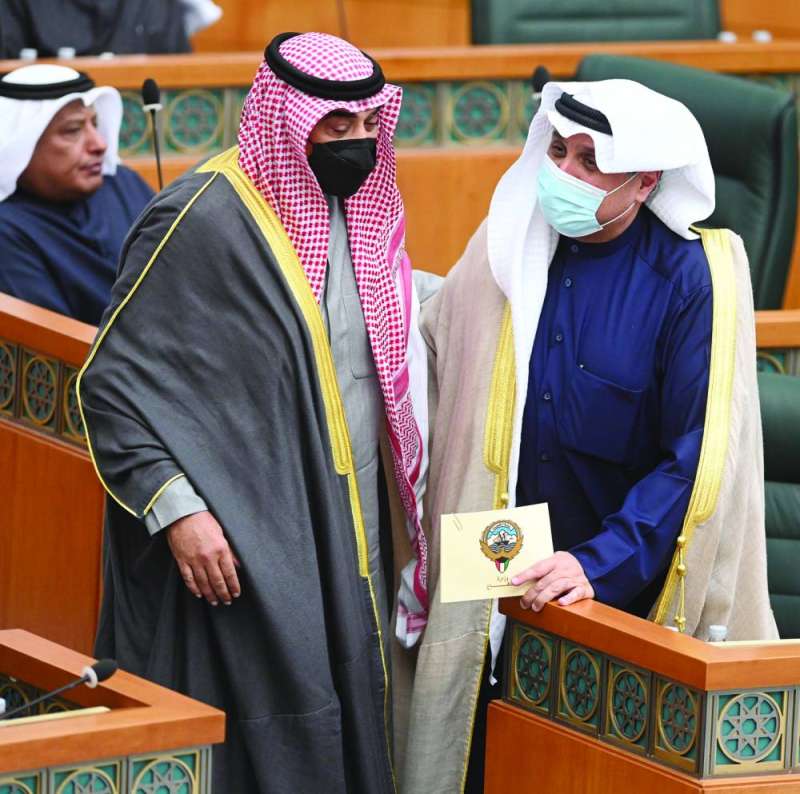 
الوزير يتلقى تهنئة رئيس الوزراء