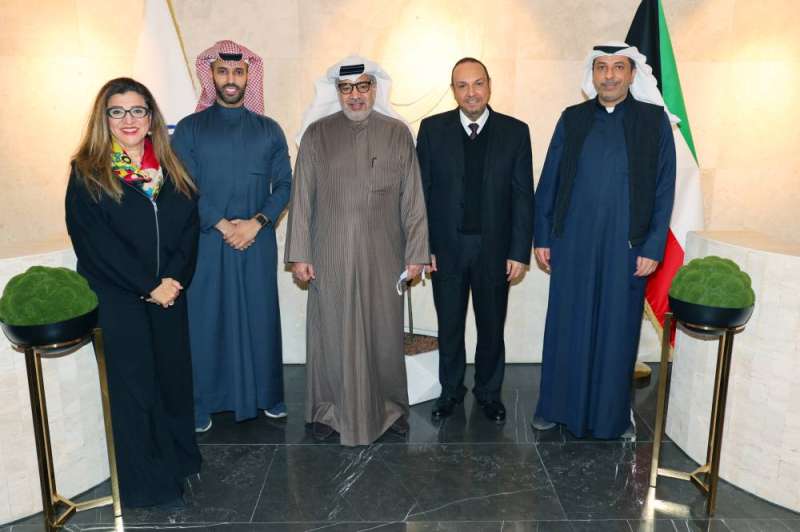 المشاركون في الاجتماع الأول للجنة