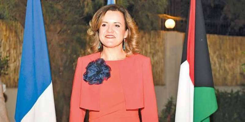 السفيرة الفرنسية لدى البلاد كلير لو فليشير