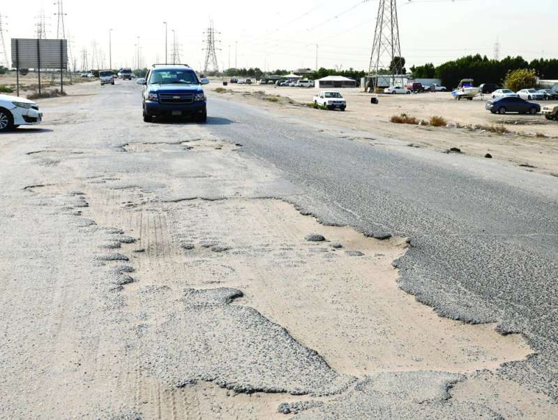 
الطريق مهمل منذ سنوات
