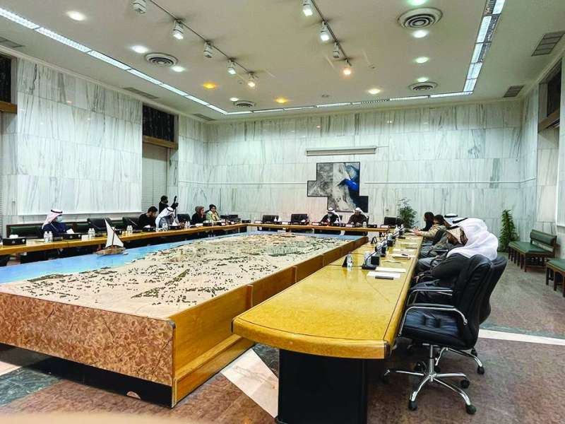 جانب من ورشة العمل التي عقدتها لجنة المحافظة على المعالم التاريخية والتراثية
