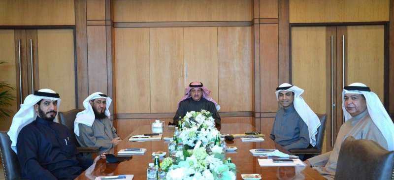 الكندري مجتمعا مع قيادات الجهات التابعة للوزارة