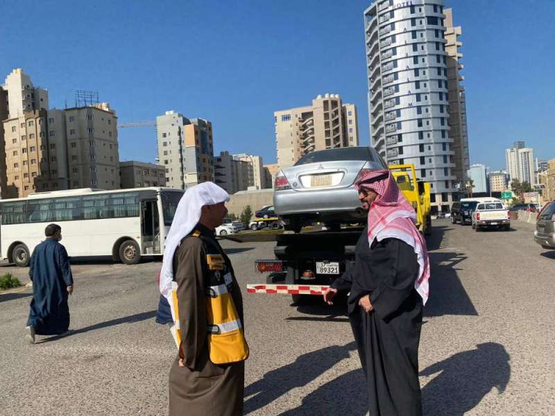 الخالد: إزالة السيارات المهملة من ساحة في بنيد القار.. ومستمرون في القضاء على المخالفات
 