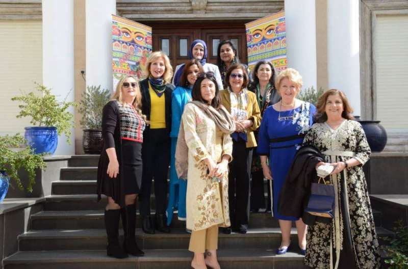 صورة جماعية لمجموعة المرأة الدولية
